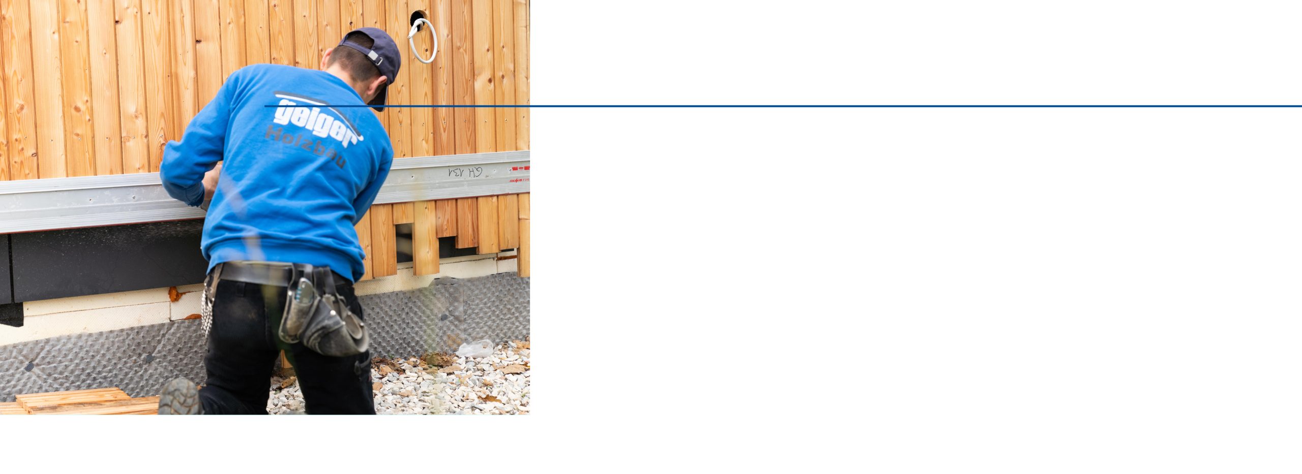 Ein Zimmermeister bei seiner Arbeit.